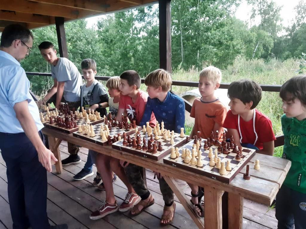 Шахматный клуб "Сказочная пешка" для детей и подростков открылся в п. Ложок